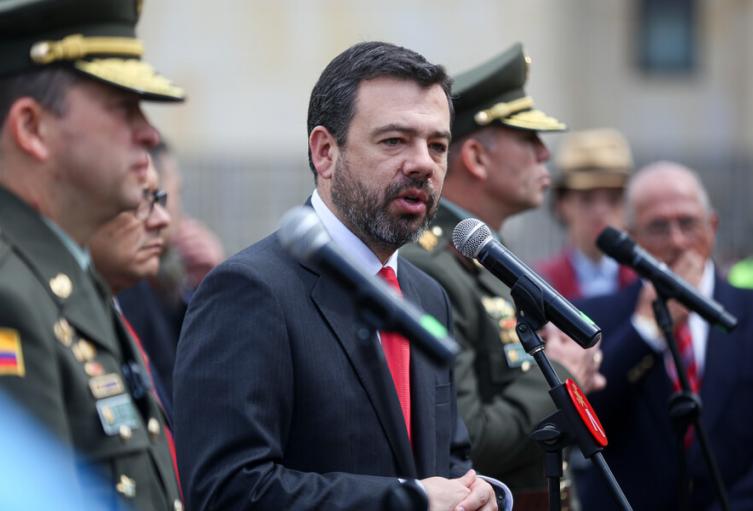 Galán lanza radical medida de seguridad Galán lanza radical medida de seguridad