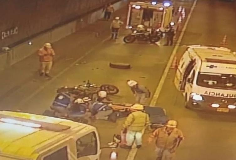 Cierre total en túnel La Santandereana por accidente vial Cierre total en túnel La Santandereana por accidente vial