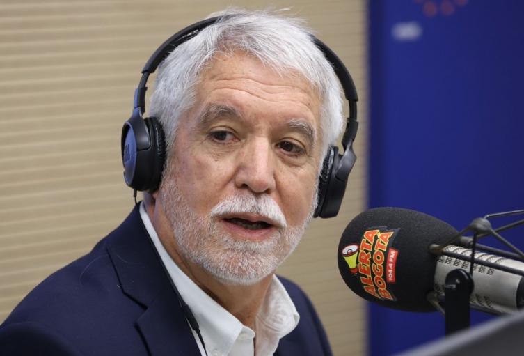 Enrique Peñalosa habla del metro de Bogotá Enrique Peñalosa habla del metro de Bogotá