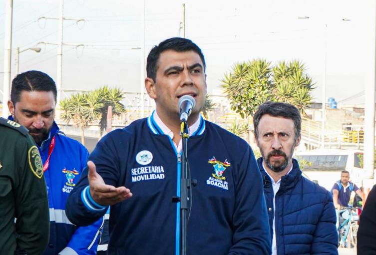Julián Sánchez Perico Julián Sánchez Perico, alcalde de Soacha, en rueda de prensa
