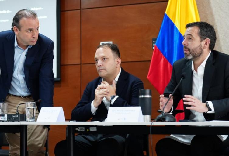 Ciudades capitales ya tienen quien dé la cara: Santamaría se puso al frente 