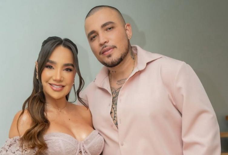 Paola Jara y Jessi Uribe Paola Jara y Jessi Uribe en el baby shower de su hija