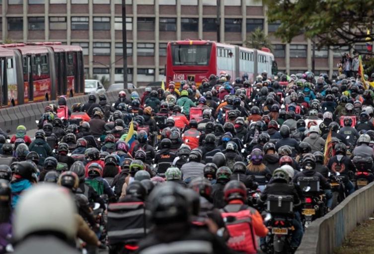 Paro de conductores en Bogotá Motociclistas participando del paro de conductores en Bogotá