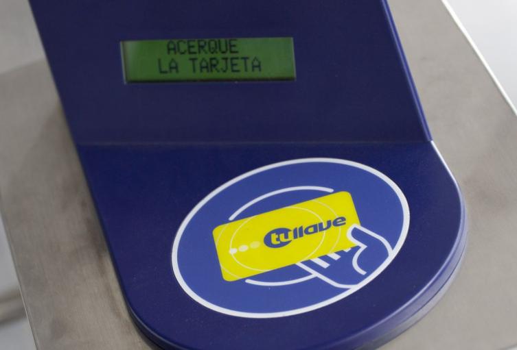 Máquina para registrar el pago en TransMilenio