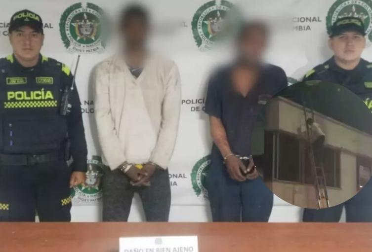 Delincuentes quedaron atrapados en el techo de una casa en Bogotá Delincuentes quedaron atrapados en el techo de una casa en Bogotá