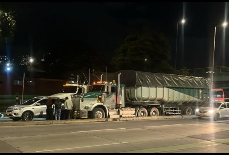 Trancón en la Autonorte por choque Trancón en la Autonorte por choque