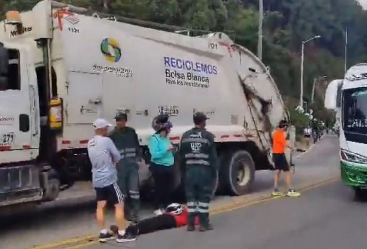 Trancón en vía Bogotá-La Calera viajeros quedaron atrapados Trancón en vía Bogotá-La Calera viajeros quedaron atrapados