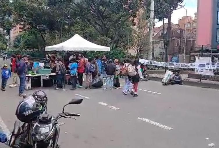 Bloqueo en calle 72 frente a la Pedagógica