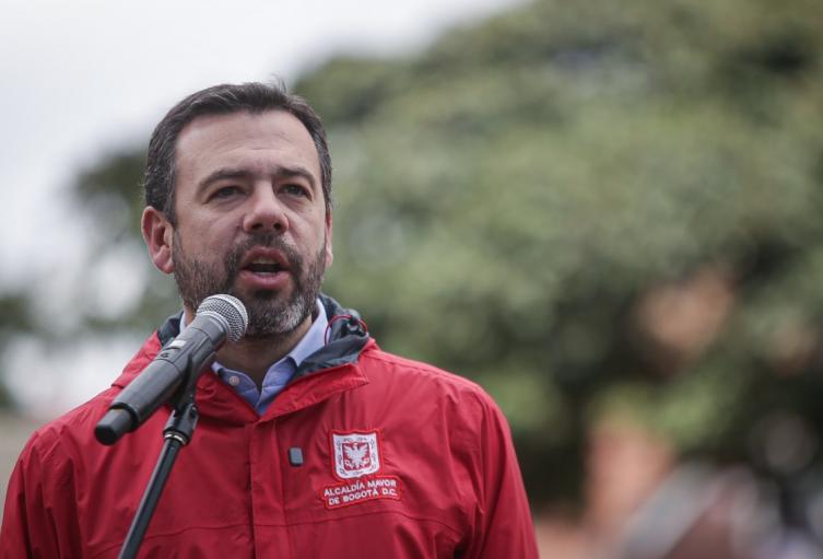 Carlos Fernando Galán y su mensaje contra la violencia en las marchas Carlos Fernando Galán y su mensaje contra la violencia en las marchas