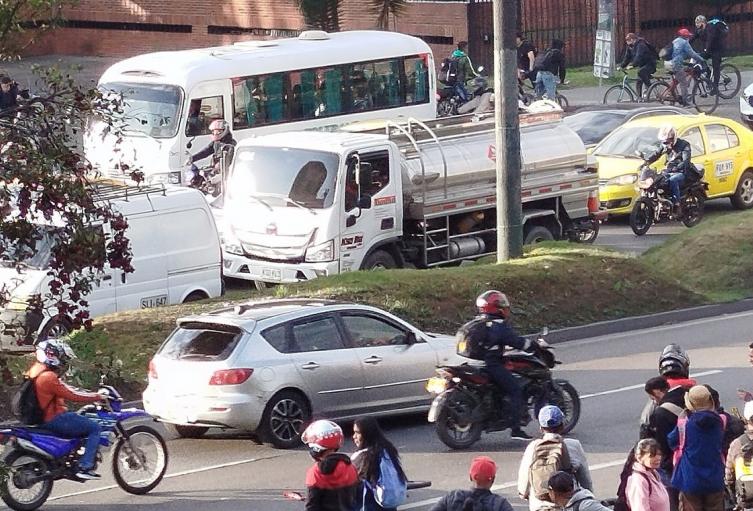 Ciclista murió en avenida Ciudad de Cali Ciclista murió en avenida Ciudad de Cali