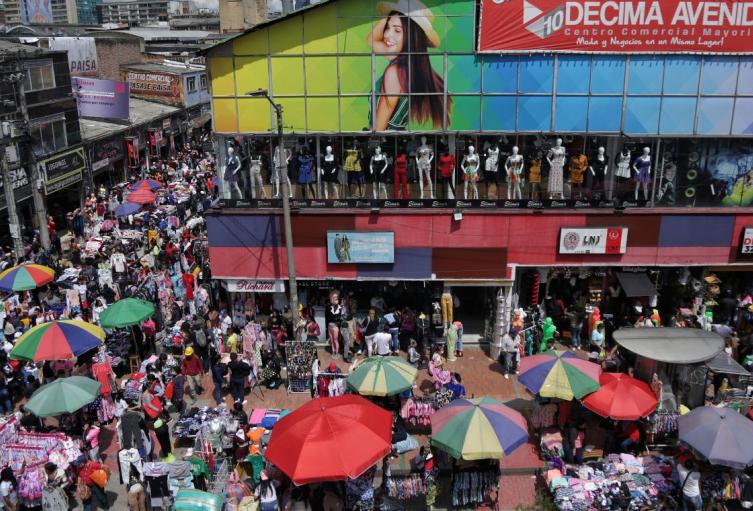 Comerciantes informales en San Victorino
