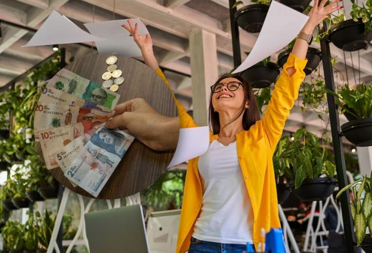 Feria laboral en Chapinero (imagen ilustrativa) Mujer buscando empleo para ganar salario