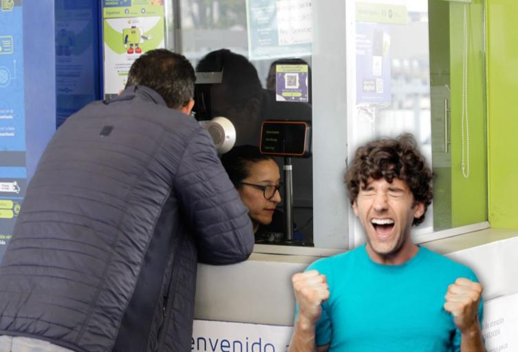 Pasajes gratis en TransMilenio (imagen de referencia) Hombre activando sus pasajes gratis en TransMilenio