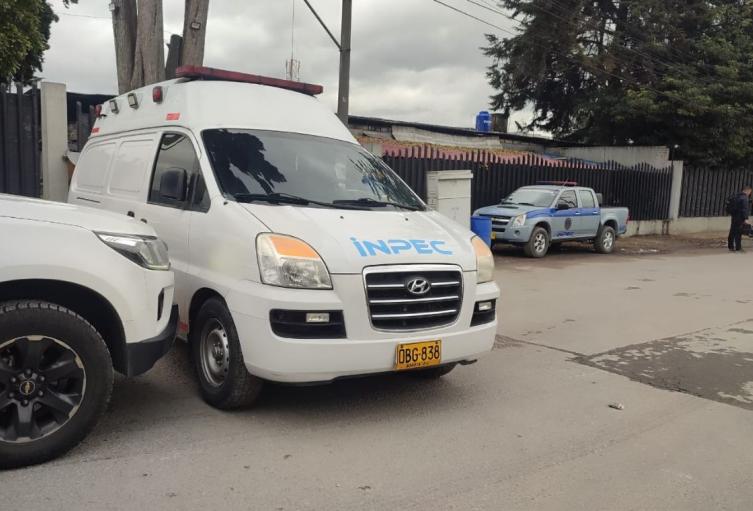 Ataque a funcionarios del INPEC Patrullas del INPEC en La Modelo