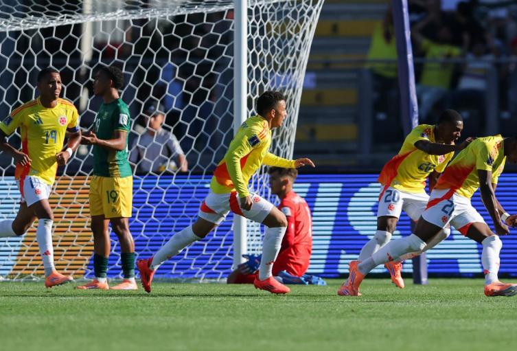 Selección Colombia vs Sudáfrica Selección Colombia celebrando gol contra Sudáfrica