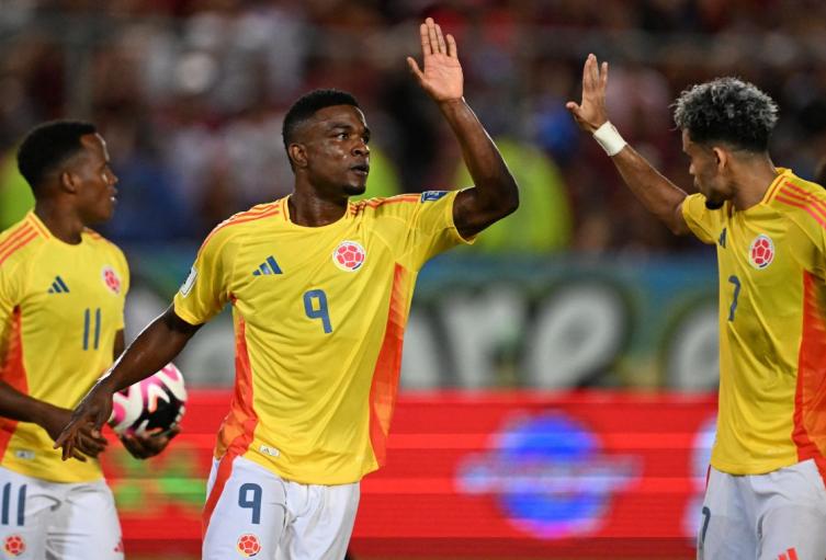 Convocatoria de la Selección Colombia Jhon Córdoba, Jhon Arias y Luis Díaz, jugadores de la Selección Colombia