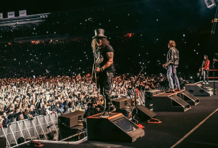Slash, guitarrista de los Guns N' Roses, en concierto