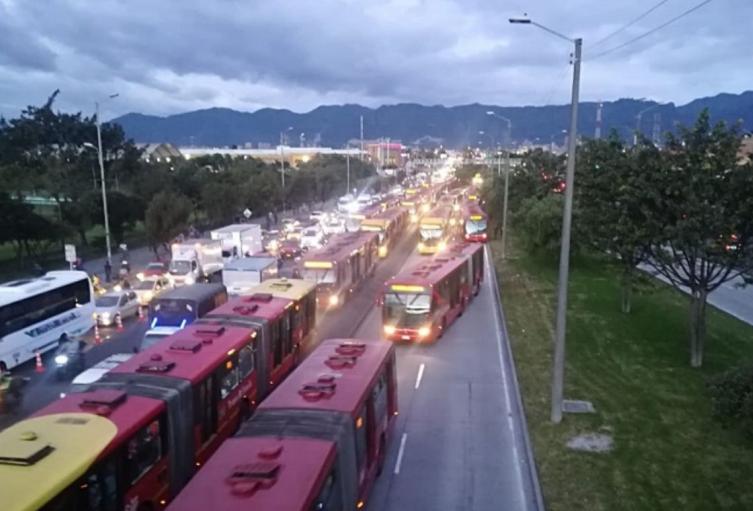 TransMilenio suspende servicio por las Américas durante el puente festivo TransMilenio suspende servicio por las Américas durante el puente festivo