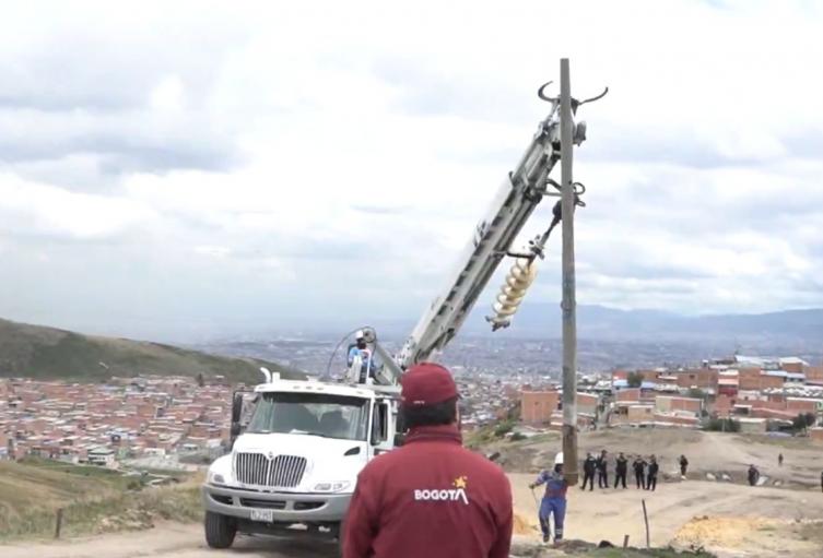 Vendían lotes robando luz Enel les tumbó el negocio Vendían lotes robando luz Enel les tumbó el negocio