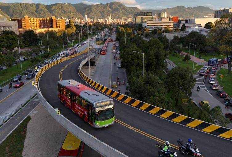 Vía principal de Bogotá estrena obra a conductores les rendirá más