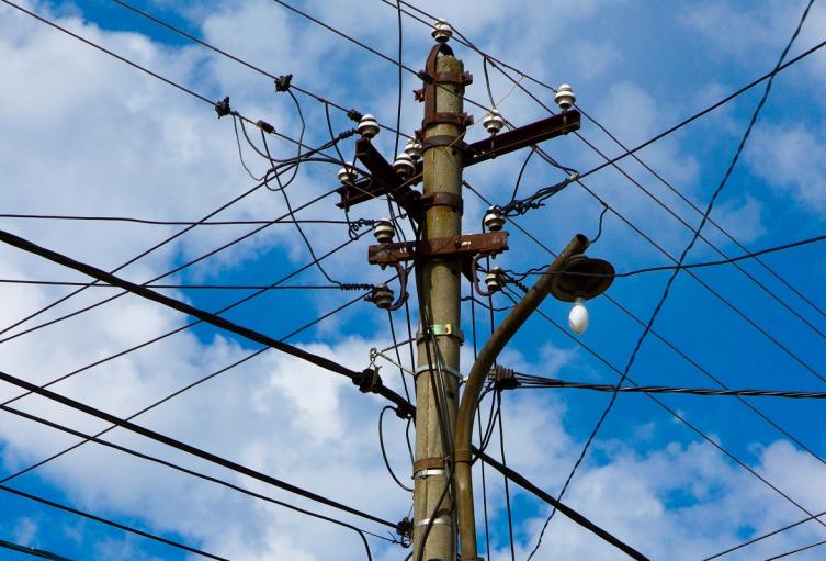 Adolescente electrocutado por cable suelto en Mosquera
