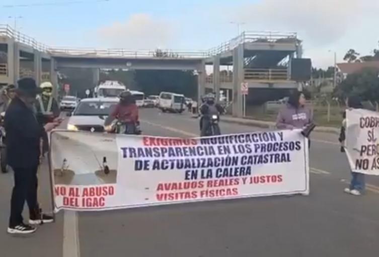 Bloqueo en vía a La Calera el 19 de noviembre de 2025