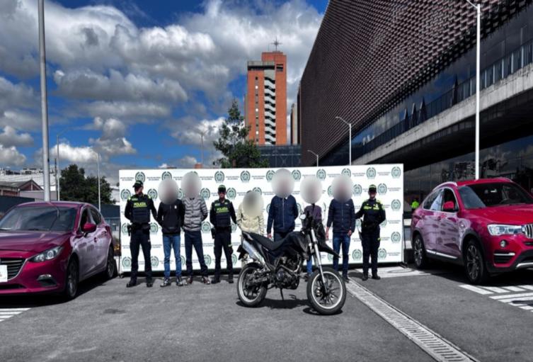 Cae la banda del carro rojo en Bogotá
