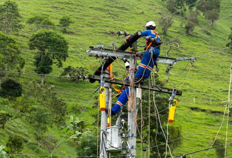 Cortes de luz golpean a Bogotá y varios municipios de la Sabana este festivo