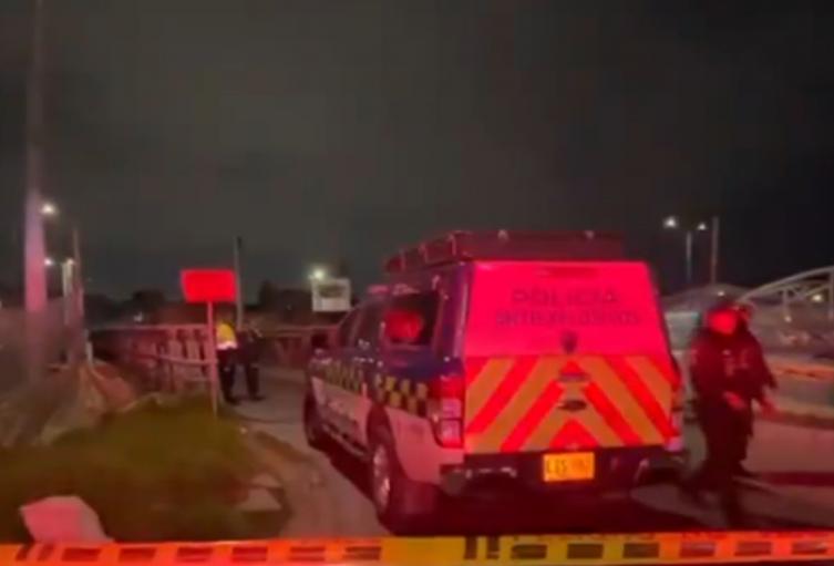 Pisando: Muere una persona en Bogotá tras fuerte explosión: Sijín acordonó