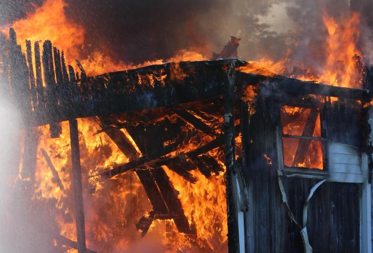 Familia perdió todo en incendio en Soacha