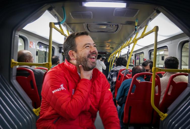 Alcalde Carlos Fernando Galán anuncia nuevo rol de TransMilenio