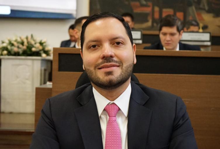 Juan Camilo Zuluaga Morillo, nuevo Contralor Distrital de Bogotá para el periodo 2026-2029