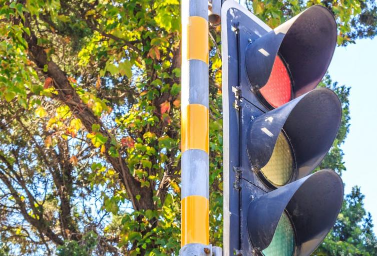 Semáforos regresan a la vida en Kennedy: funcionan tras semanas de denuncias
