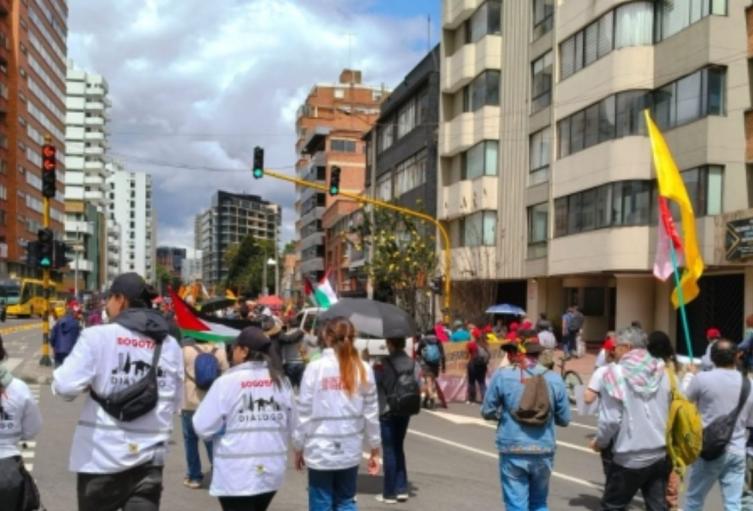 Bloqueos en el centro y desvíos de TransMiZonal por protestas