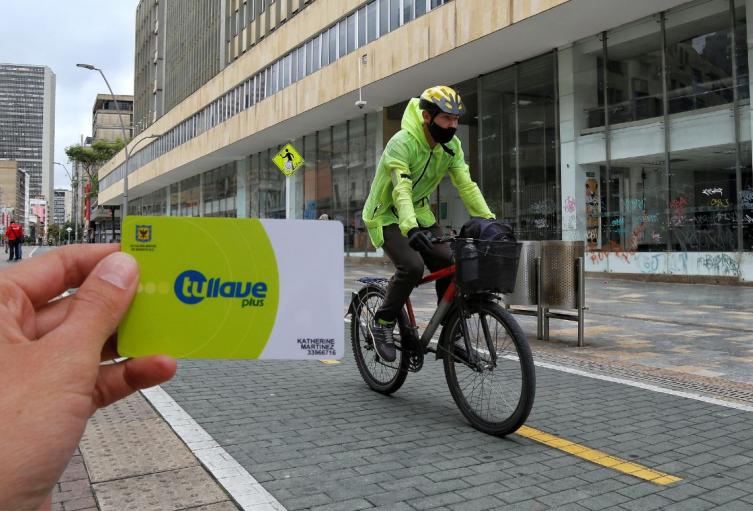Pasajes gratis en TransMilenio por usar bicicleta