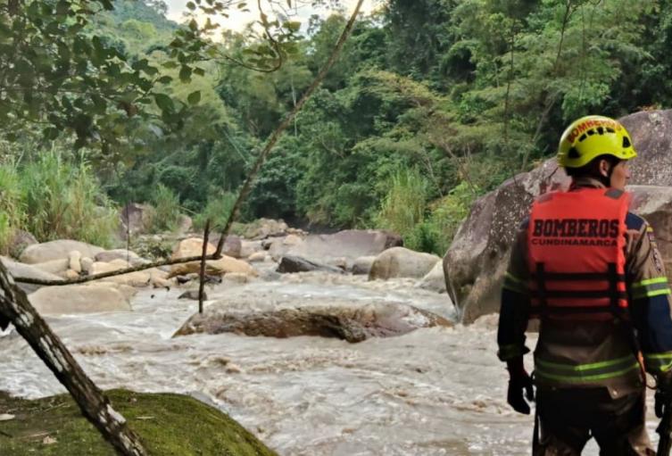 Rey activa plan de emergencia municipios con el agua hasta el cuello