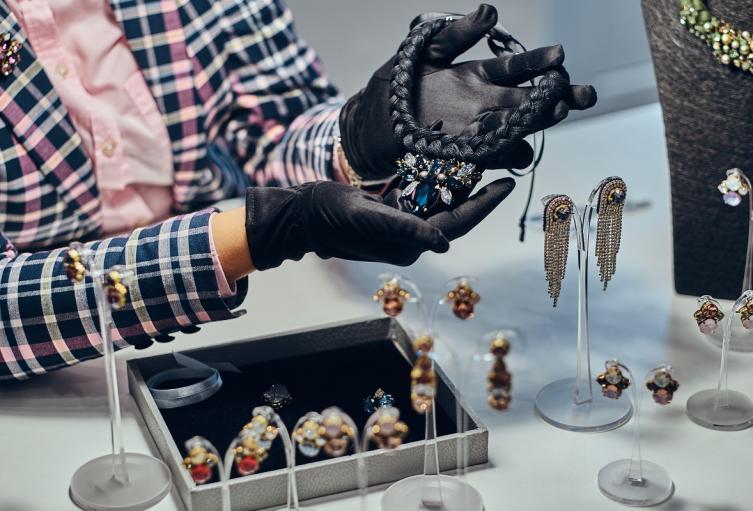 Venden joyas robadas en Chapinero