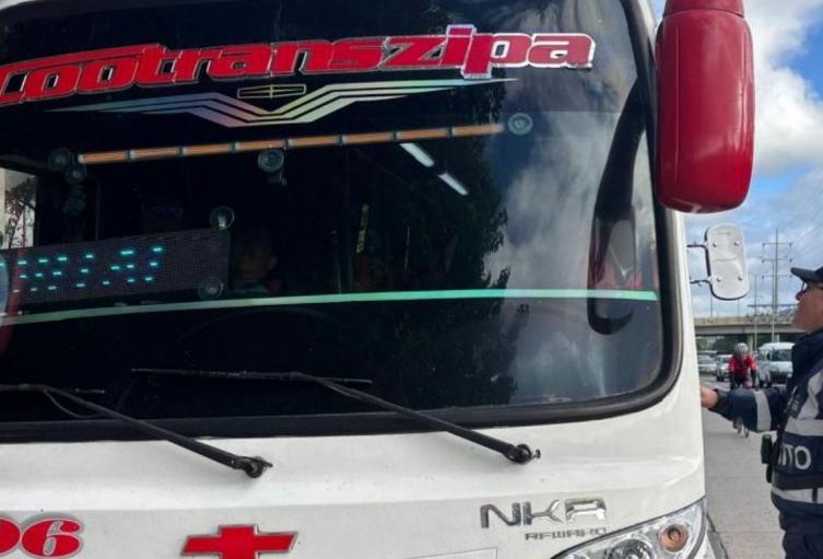 Pasajes en Cundinamarca subieron más del 30% Gobernador advierte a buses