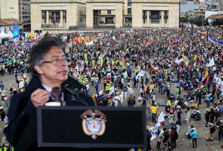 Gustavo Petro convoca manifestaciones