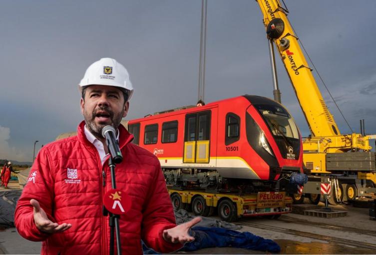 Llegada de tren del Metro de Bogotá