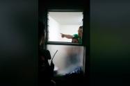 Hombre lastima a mujer en Medellín.