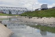 Basura en el río Fucha