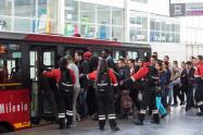 TransMilenio multará a pasajeros por acción muy común