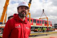 Alcalde Carlos Fernando Galán, recibiendo el Metro de Bogotá