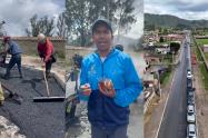 Con salchichón en mano Rey puso a andar obra clave en Zipaquirá