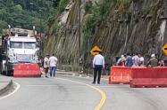 Cierre total en la vía al Llano por protestas en Guayabetal