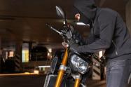 En una salida con excompañero en el Restrepo, mujer terminó sin moto ni celular