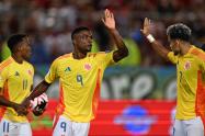 Jugadores de la Selección Colombia celebrando la clasificación al Mundial