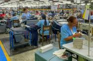 Trabajadoras de fábrica textil 