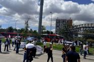 Cinco estaciones cerradas: Bloqueo en la 26 tiene a TransMilenio sin rodar